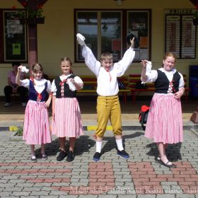 4. setkání kamenických, novovčelnických a jarošovských dětí, knihovnic a starostů v Kamenici nad Lipou